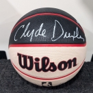 Clyde Drexler autograph